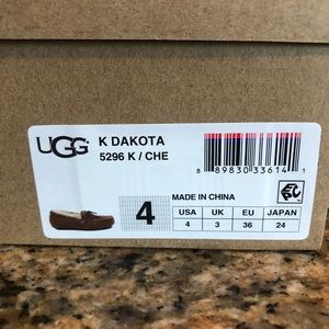 UGG Dakota Moccasins Youth Size 4
